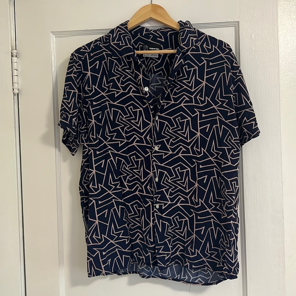 Mens size L collared button up navy and pink design